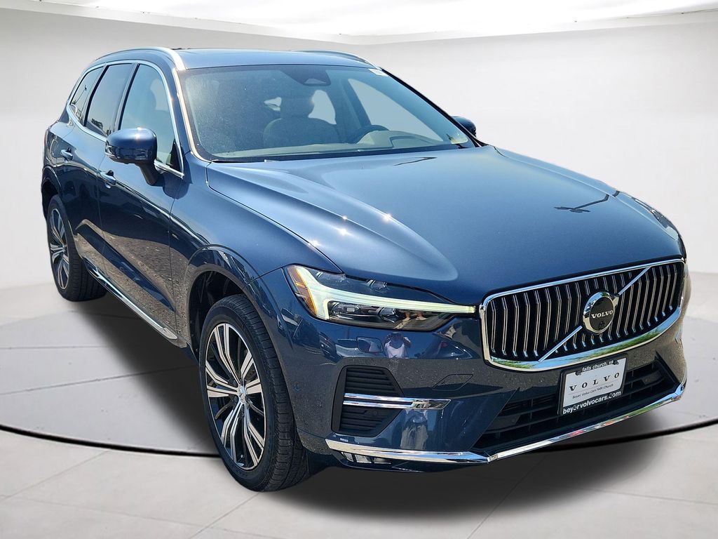 2023 Volvo XC60 B5 Plus Bright Theme AWD's photo