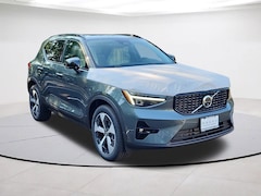 2026 Volvo XC40 B5 Plus SUV