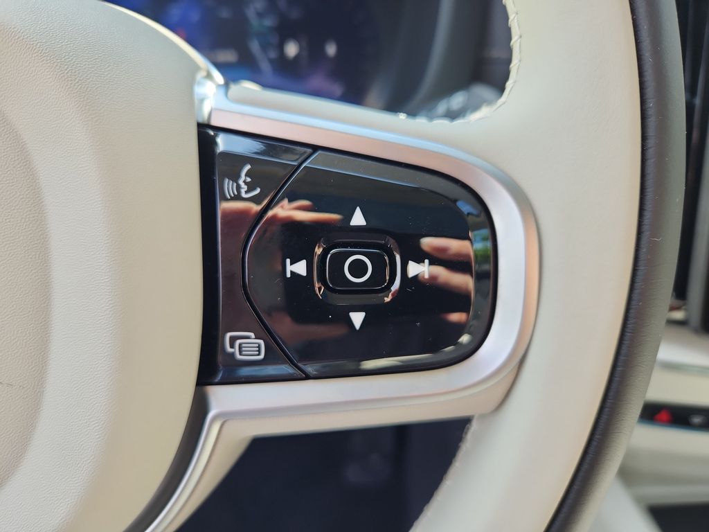 2026 Volvo XC60 Ultra - Photo 18