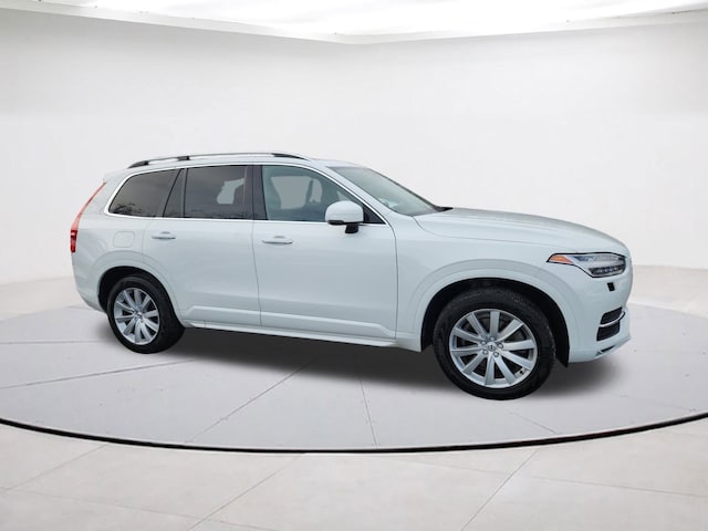 2018 Volvo XC90 T6 AWD Momentum (7 Passenger) SUV