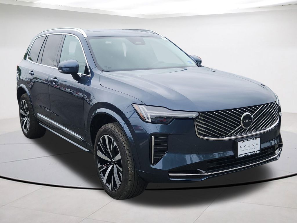 2025 Volvo XC90 B5 Core Bright 4WD's photo