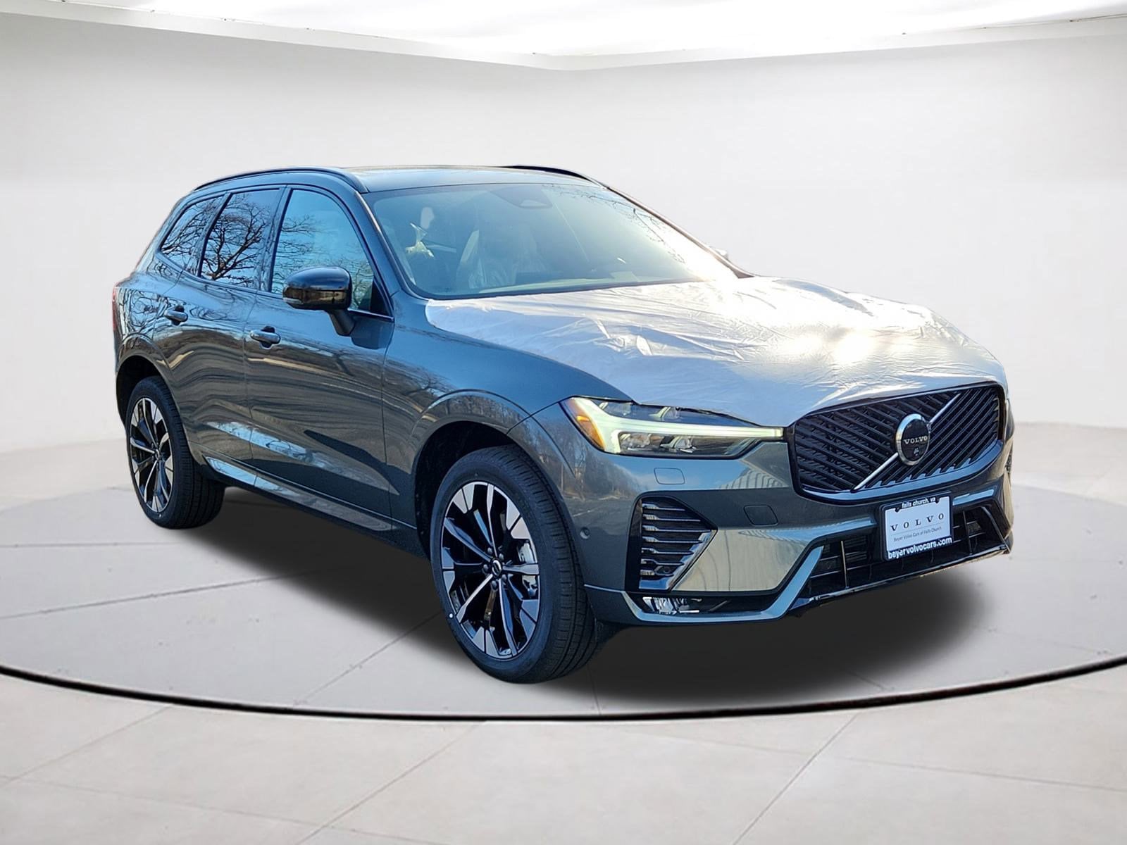 2026 Volvo XC60 Plus's photo