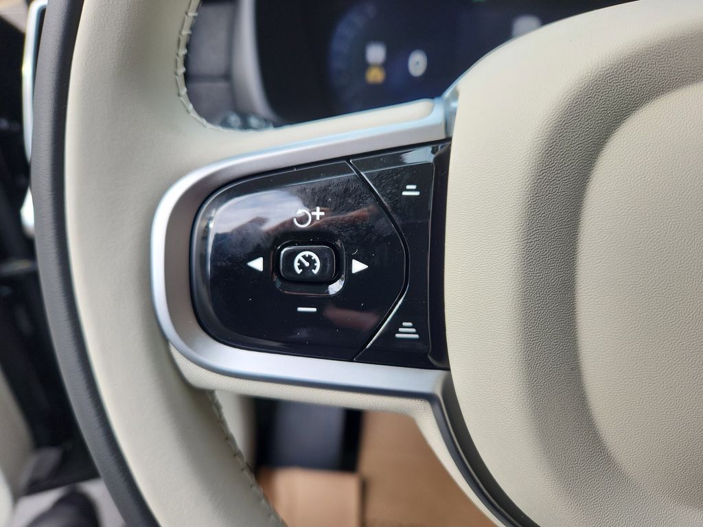 2026 Volvo XC90 Ultra - Photo 14