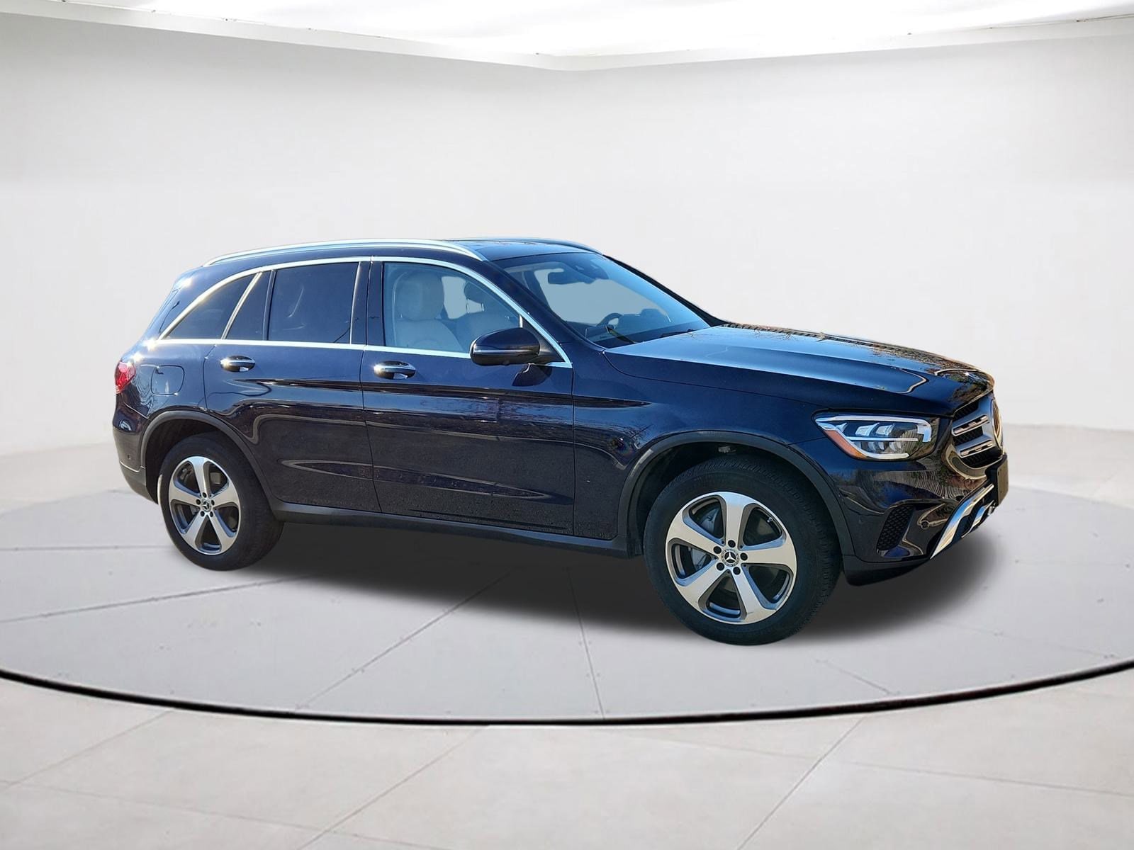2022 Mercedes-Benz GLC GLC300's photo