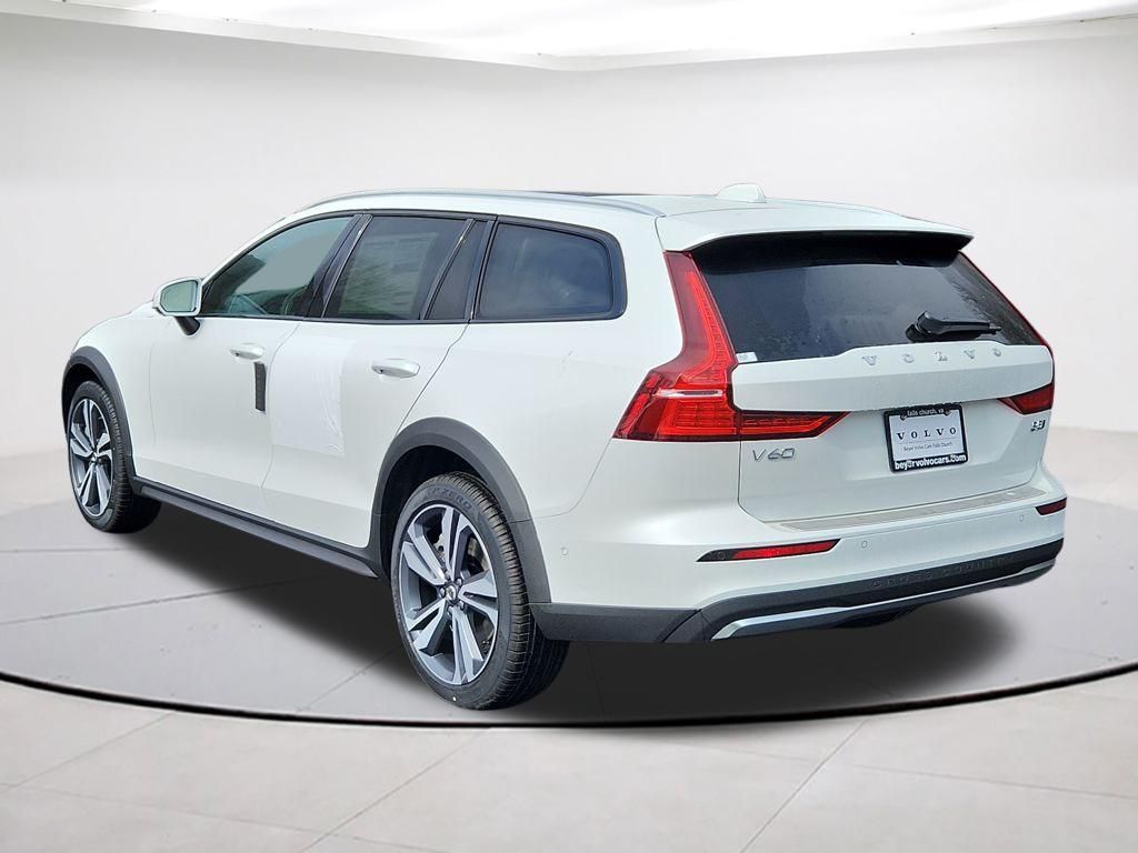 2026 Volvo V60 Cross Country Plus