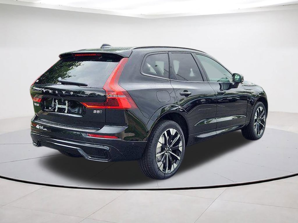 New 2026 Volvo XC60 B5 Plus SUV
