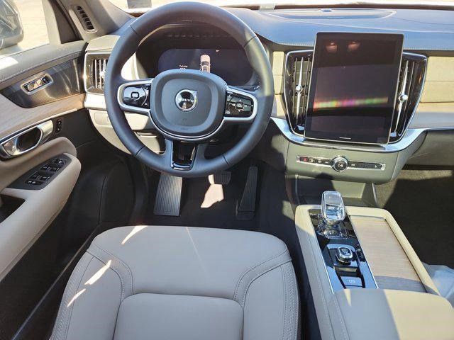 2026 Volvo XC90 Plus - Photo 23