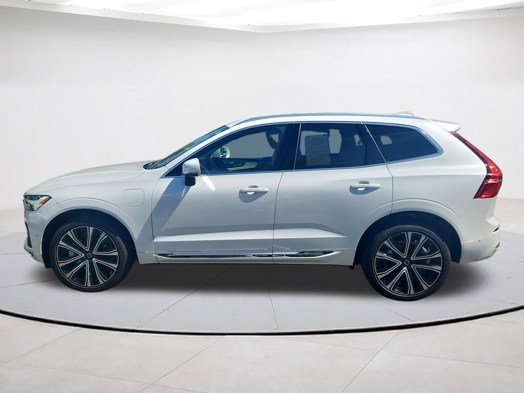 Certified 2023 Volvo XC60 Recharge Plug-In Hybrid Ultimate Bright SUV