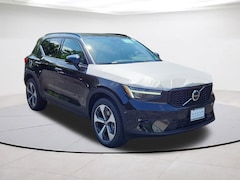 2026 Volvo XC40 B5 Plus SUV