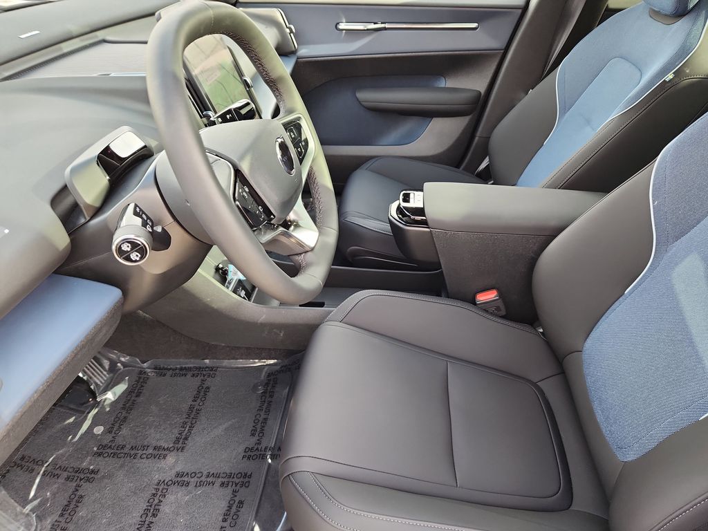 2025 Volvo EX30 Plus - Photo 17