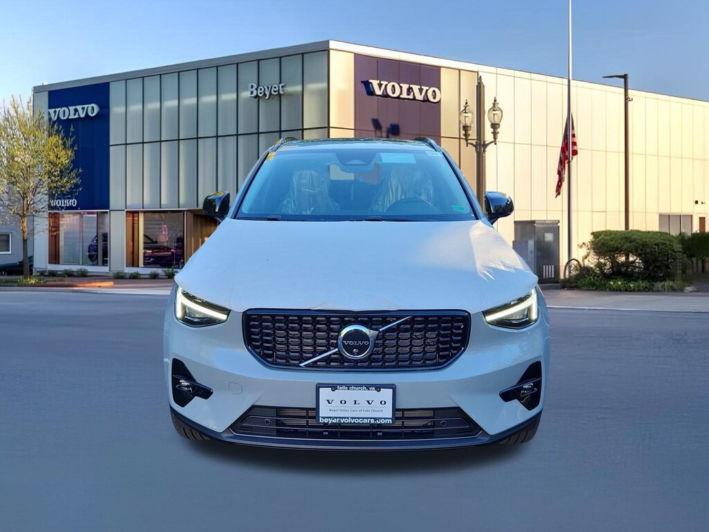 New 2026 Volvo XC40 B5 Ultra SUV