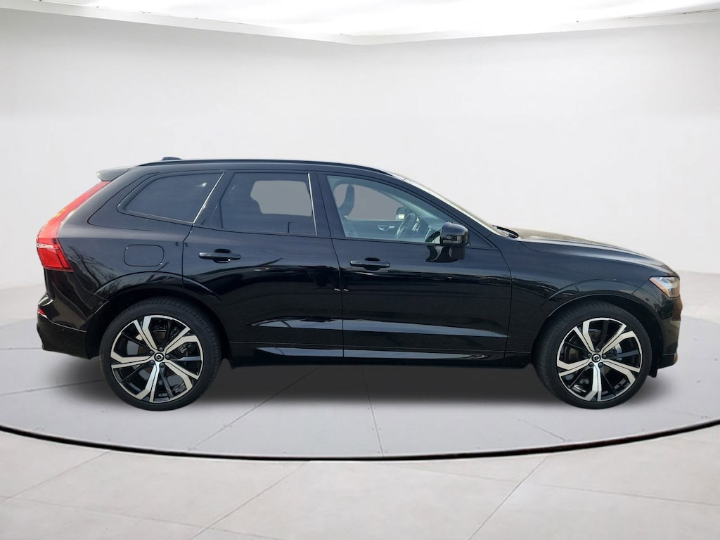 New 2025 Volvo XC60 B5 Ultra SUV