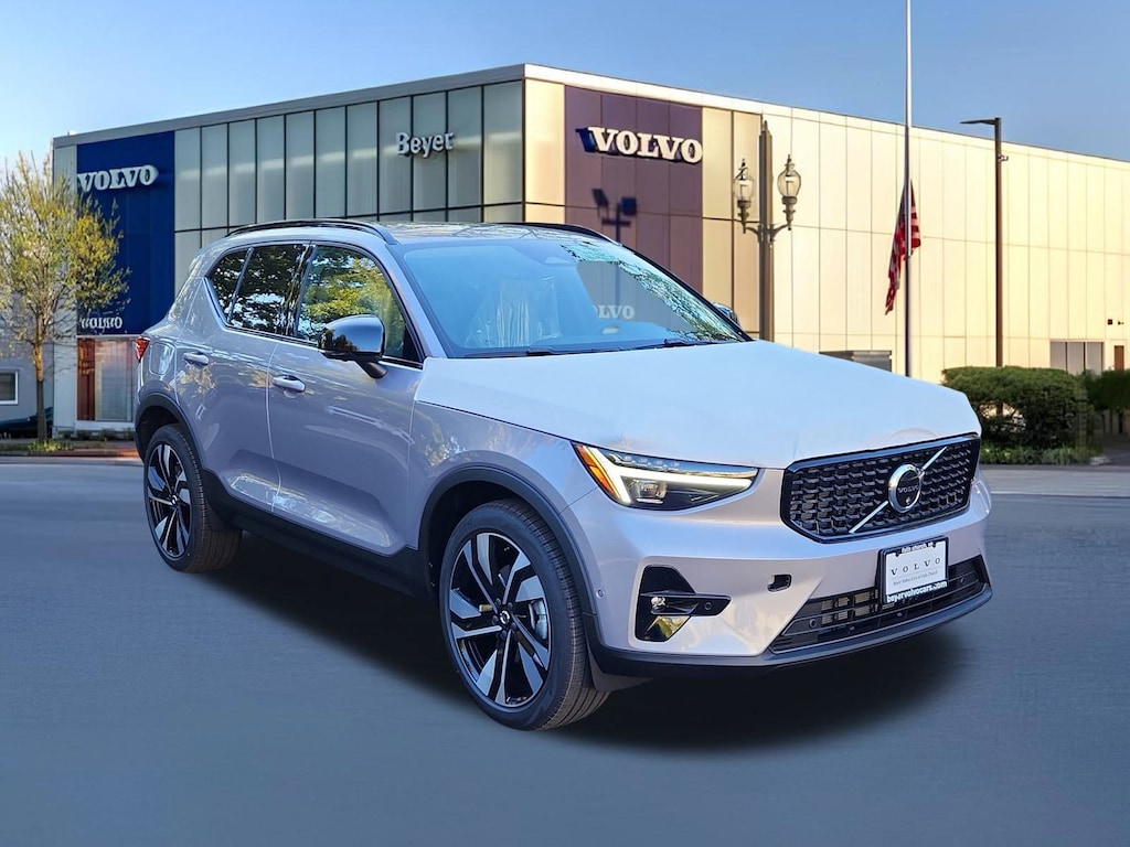 New 2026 Volvo XC40 B5 Ultra SUV