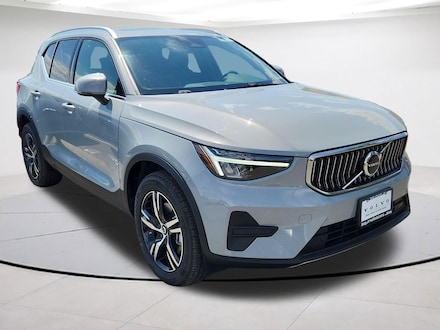 2025 Volvo XC40 B5 Core Bright Theme SUV