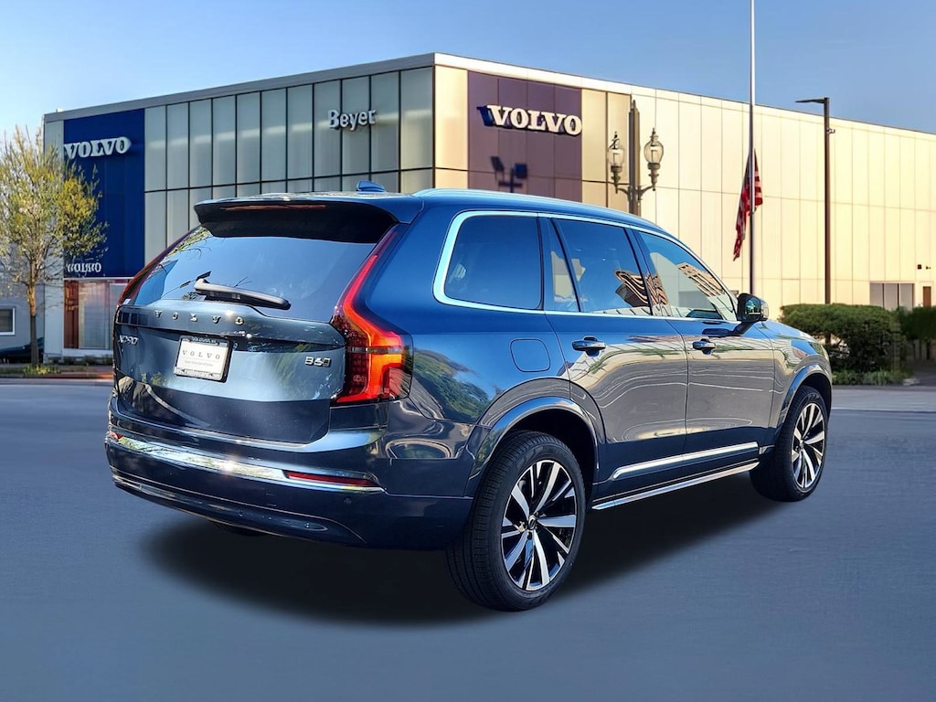 New 2026 Volvo XC90 B6 Core SUV