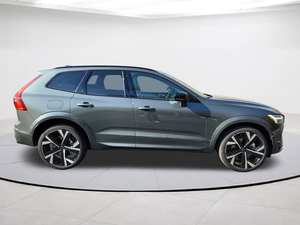 New 2026 Volvo XC60 plug-in hybrid T8 Ultra SUV