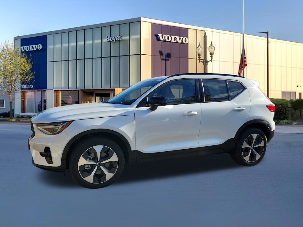 Used 2025 Volvo XC40 B5 Plus Dark Theme SUV