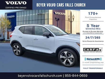 2025 Volvo XC40 B5 Plus Dark Theme SUV 2025 Volvo XC40 B5 Plus Dark Theme SUV