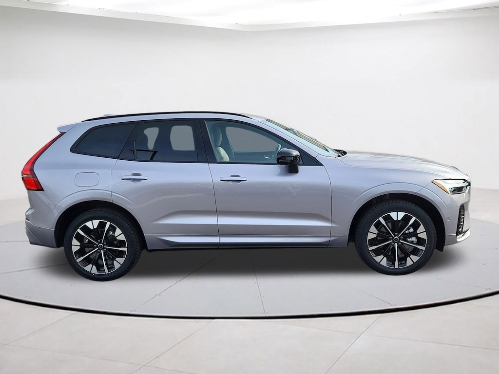 New 2026 Volvo XC60 B5 Plus SUV