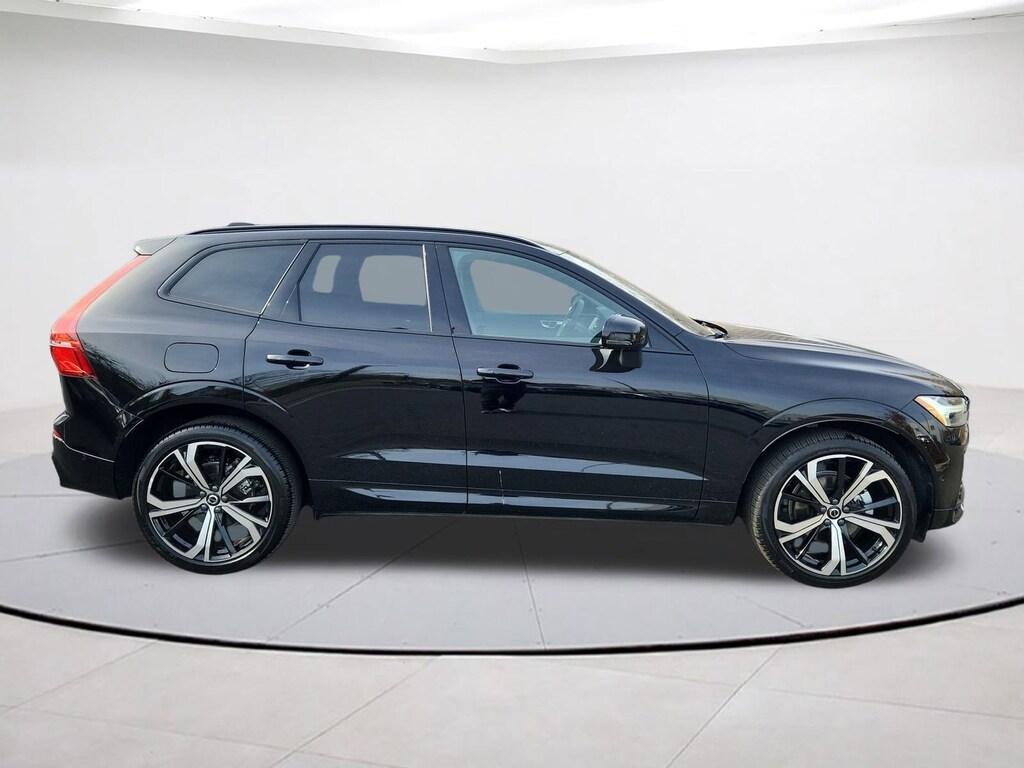 New 2025 Volvo XC60 B5 Ultra SUV
