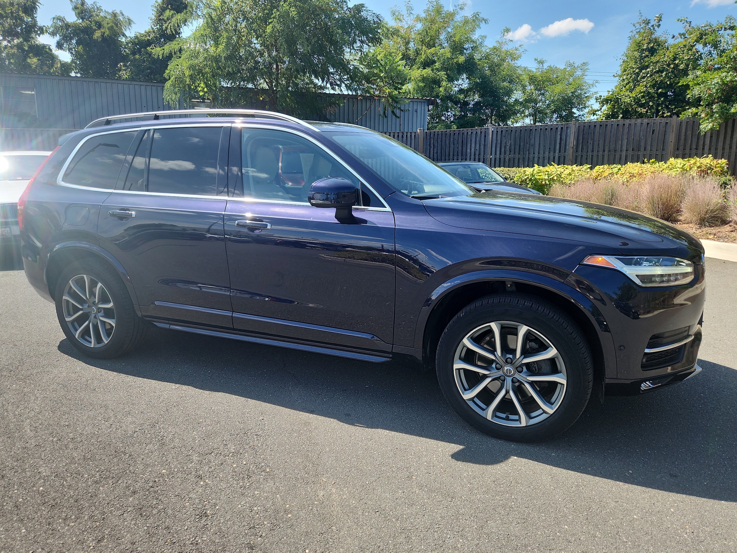 2017 Volvo XC90 T6 AWD Momentum