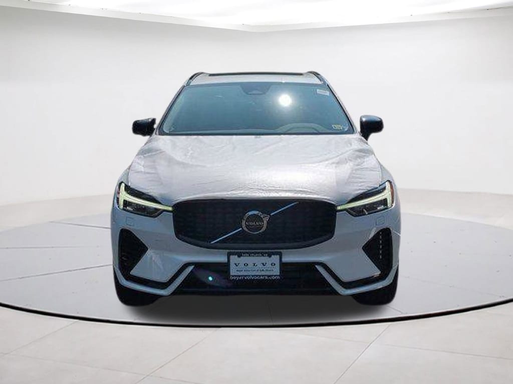 New 2025 Volvo XC60 plug-in hybrid T8 Core SUV