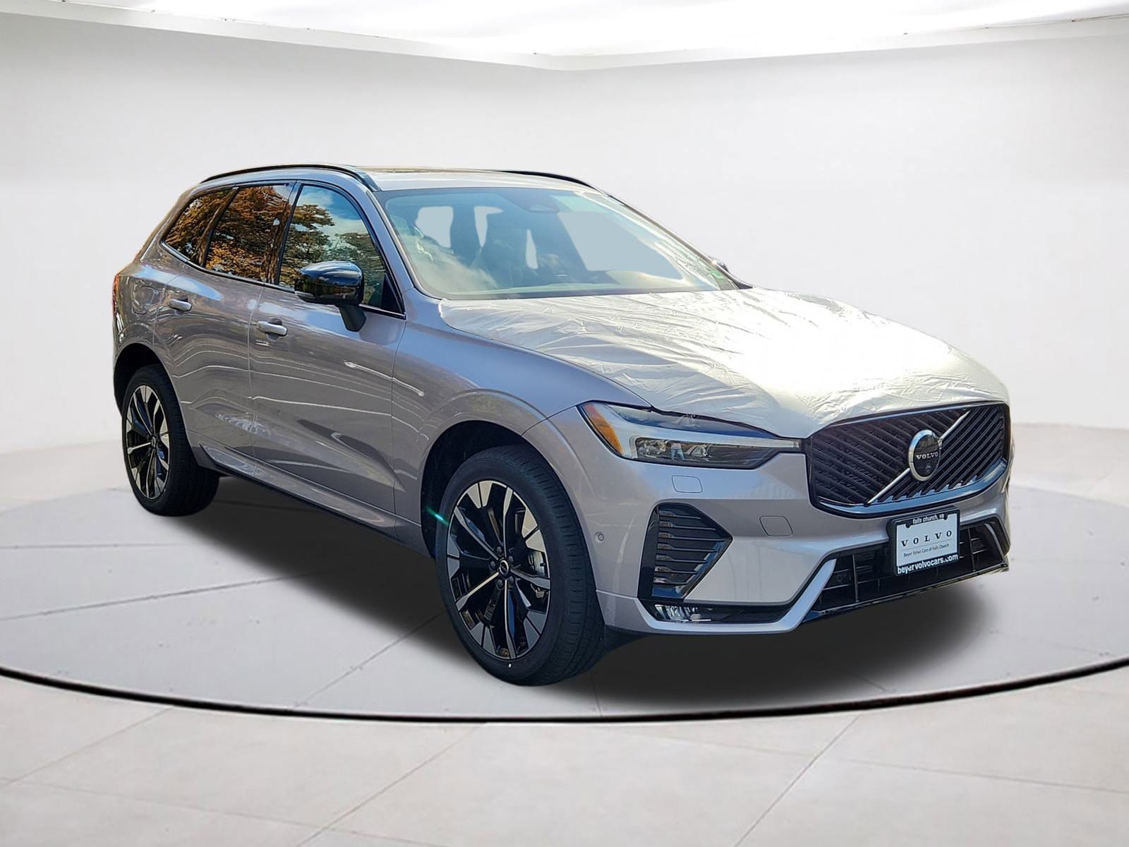 2026 Volvo XC60 Plus's photo