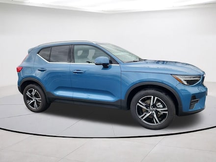 2025 Volvo XC40 B5 Core Bright Theme SUV