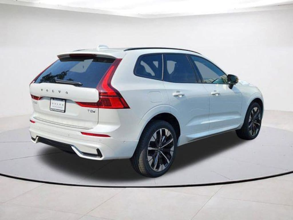 New 2026 Volvo XC60 plug-in hybrid T8 Plus SUV