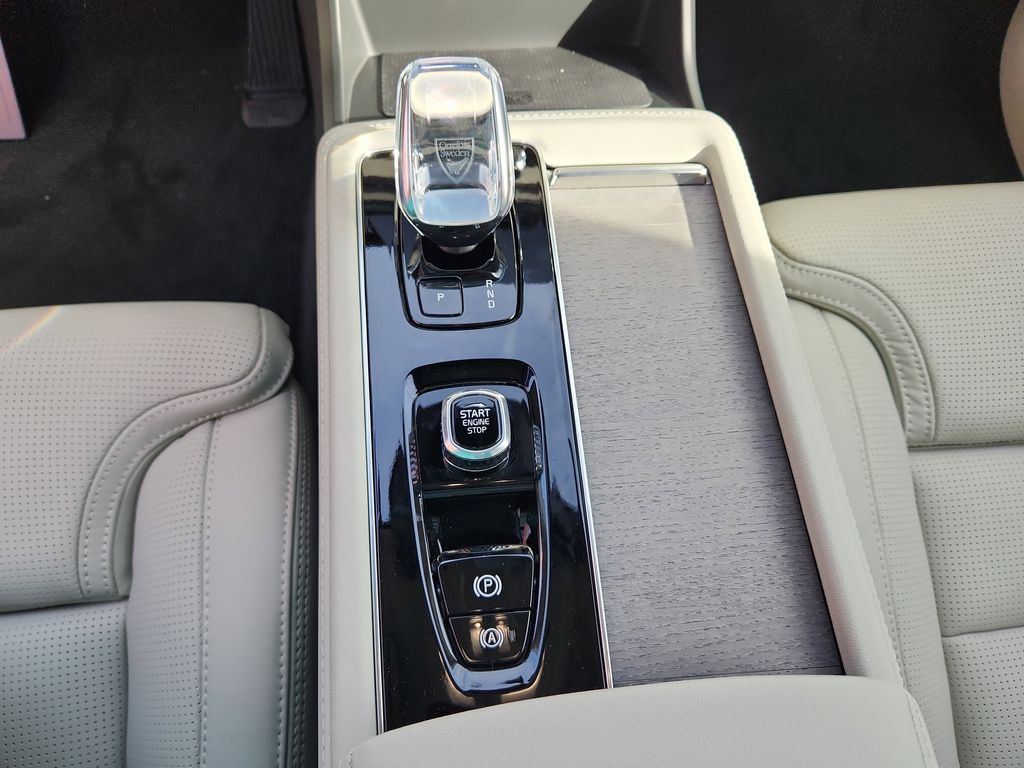 2026 Volvo XC90 Ultra - Photo 11