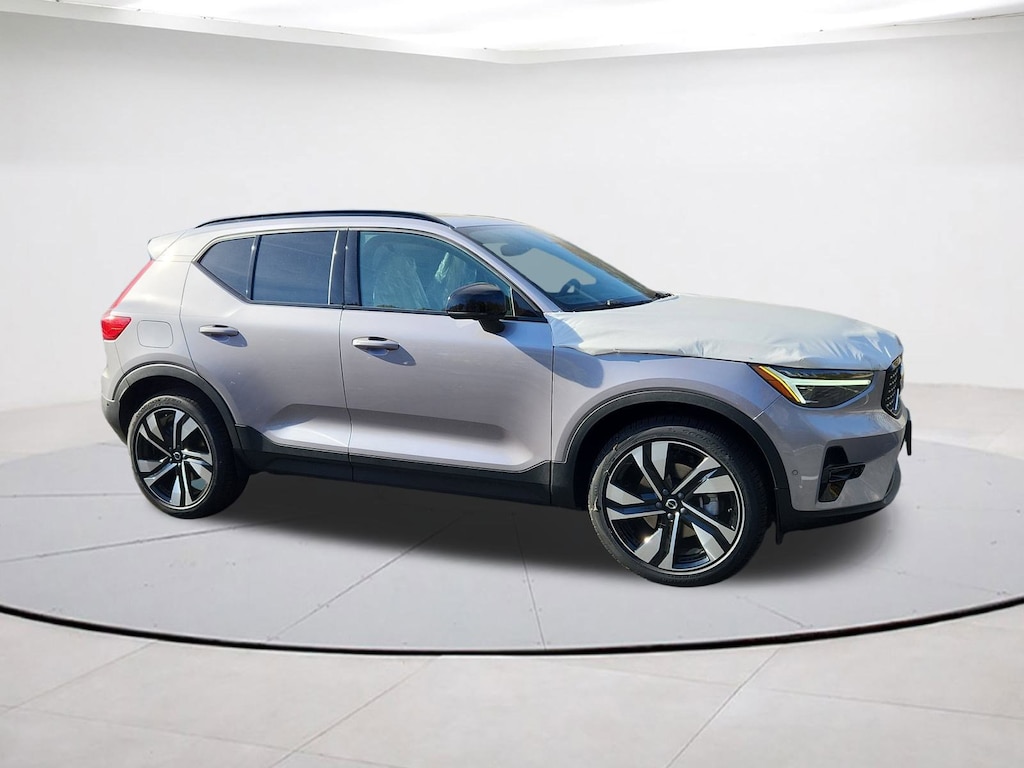 New 2026 Volvo XC40 B5 Ultra SUV