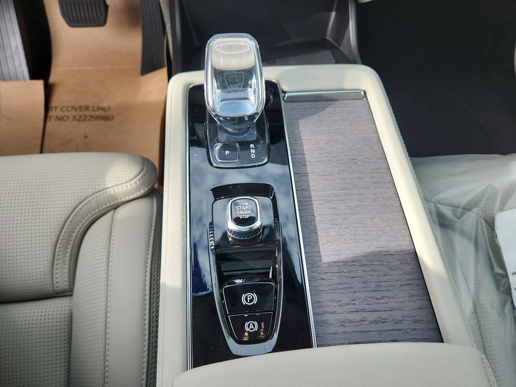 2026 Volvo XC90 Ultra - Photo 11