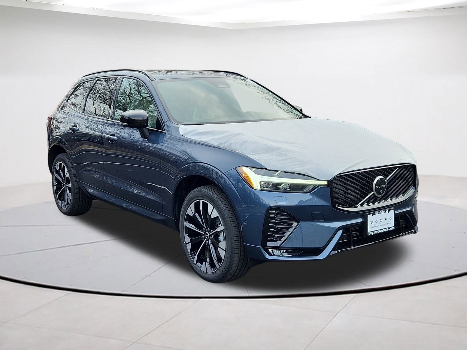 2026 Volvo XC60 Plus's photo