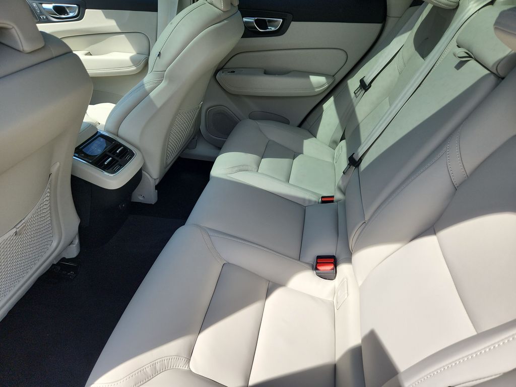 2026 Volvo XC60 Ultra - Photo 24