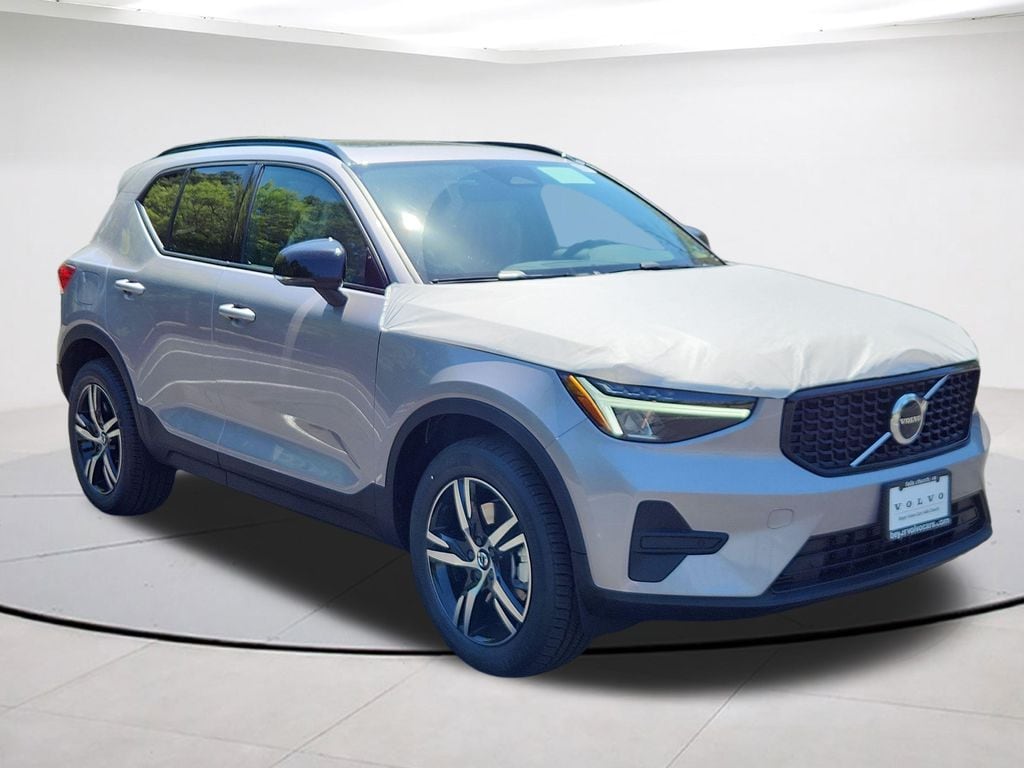 2026 Volvo XC40 B5 Core Dark AWD's photo