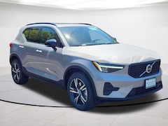 2026 Volvo XC40 B5 Core AWD SUV