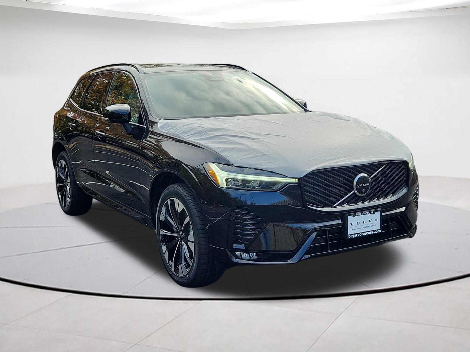 2026 Volvo XC60 Plus's photo