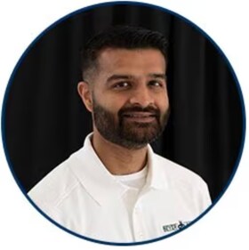 Staff member Vic Ejaz from ID_016a3ab7b90a