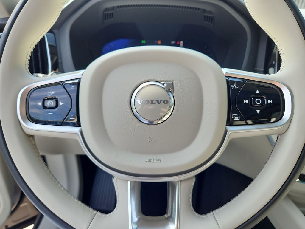 2026 Volvo XC60 Ultra - Photo 16