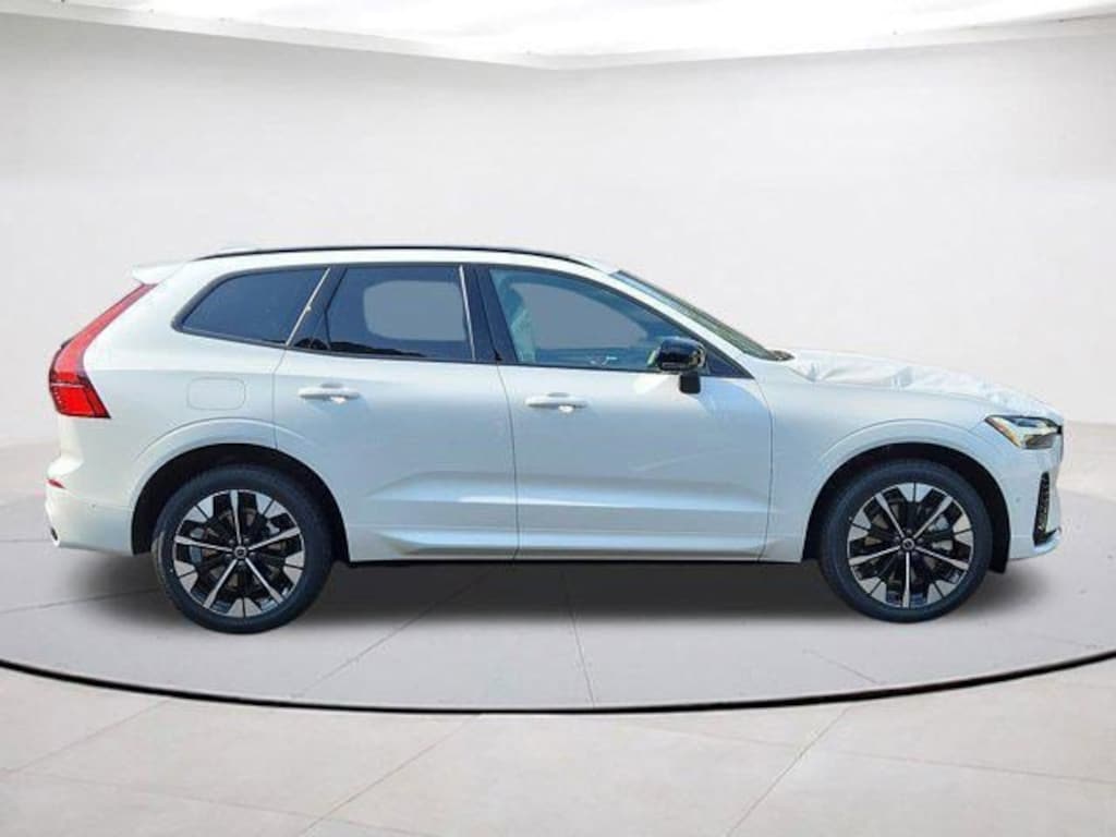 New 2026 Volvo XC60 plug-in hybrid T8 Plus SUV