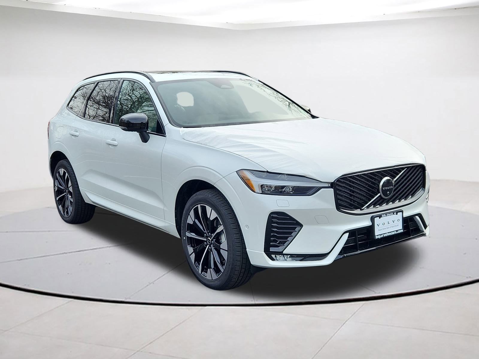 2026 Volvo XC60 Plus's photo