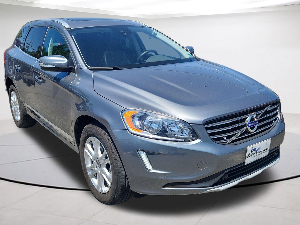 2016 Volvo XC60 T5 AWD Premier's photo