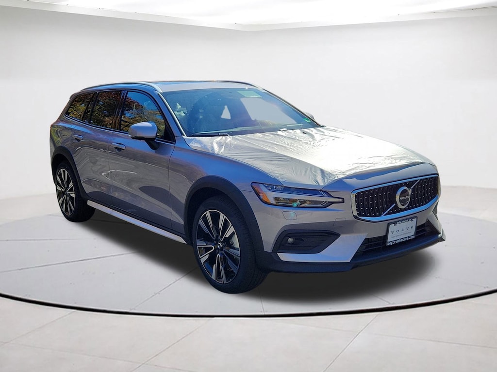 New 2026 Volvo V60 Cross Country B5 Ultra Wagon