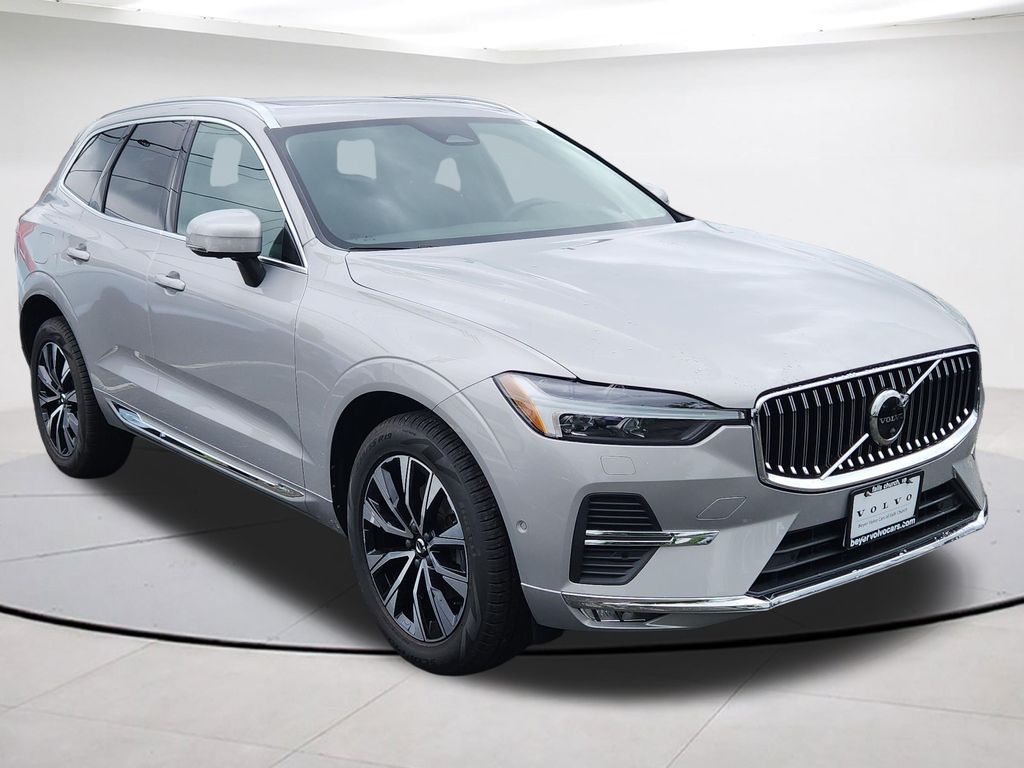 2023 Volvo XC60 B5 Plus Bright Theme AWD's photo