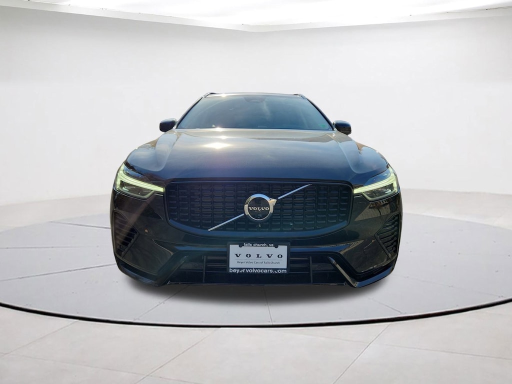 New 2025 Volvo XC60 plug-in hybrid T8 Plus SUV