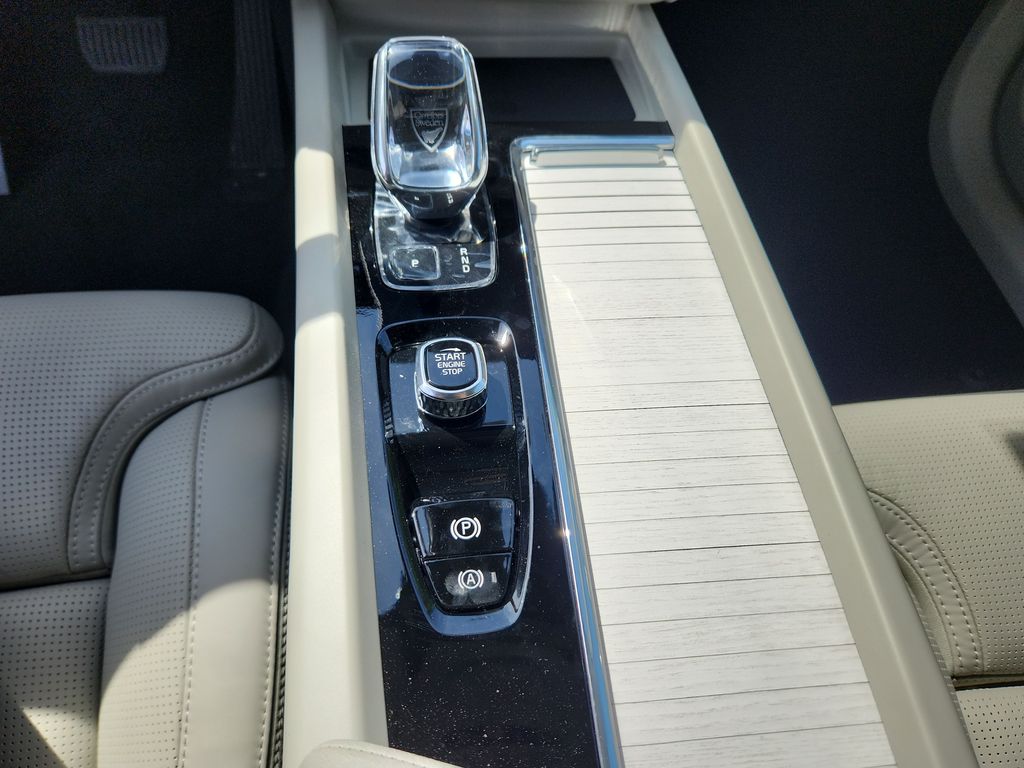 2026 Volvo XC60 Ultra - Photo 14