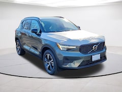 2026 Volvo XC40 B5 Core AWD SUV