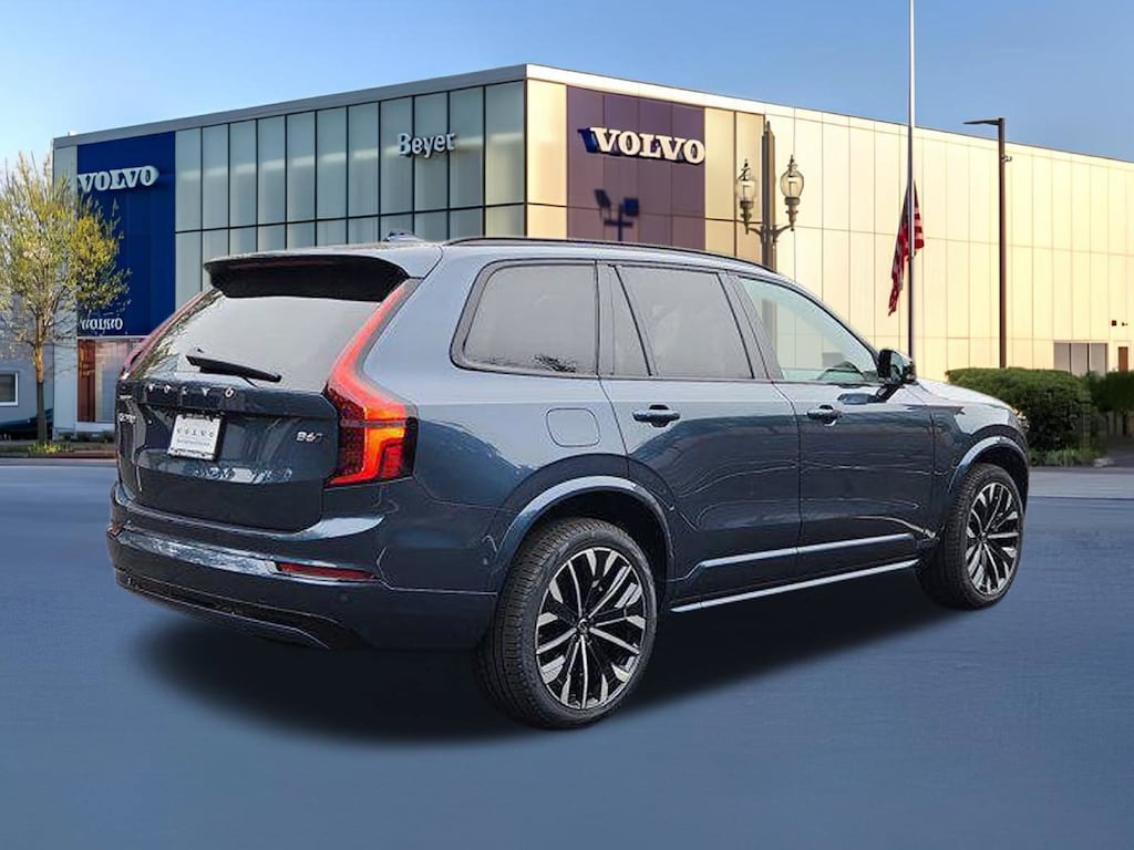New 2026 Volvo XC90 B6 Ultra Dark Theme 6-Seater SUV
