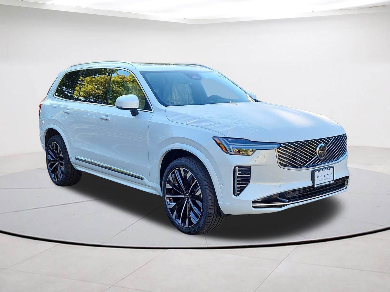 2026 Volvo XC90 Plus's photo