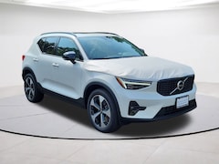 2026 Volvo XC40 B5 Plus SUV